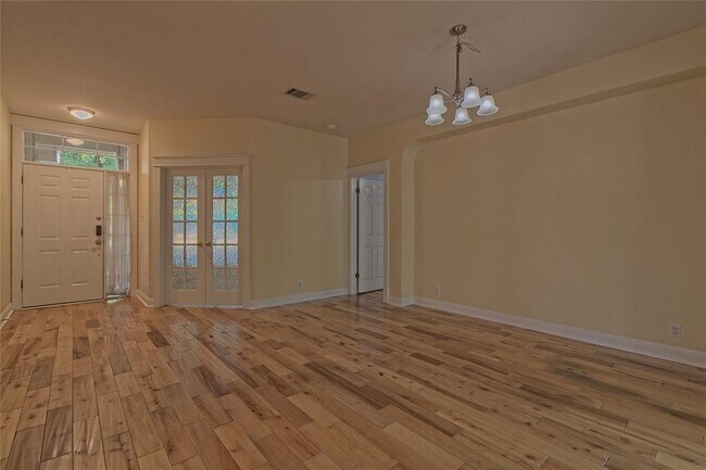 Building Photo - 610 Palo Alto Ln