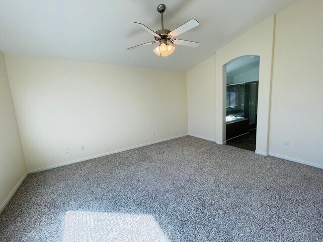Building Photo - 9415 Godiva Ave