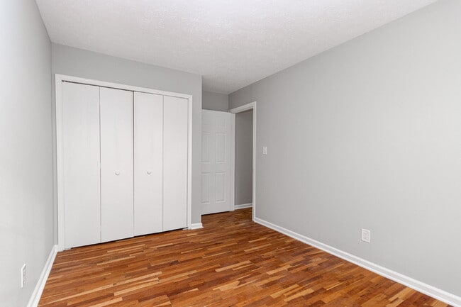 Building Photo - 313 Mews Ct