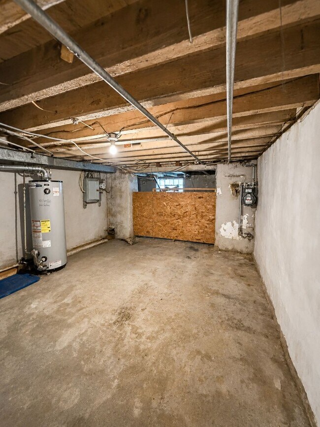 Building Photo - 2942 Tulip St