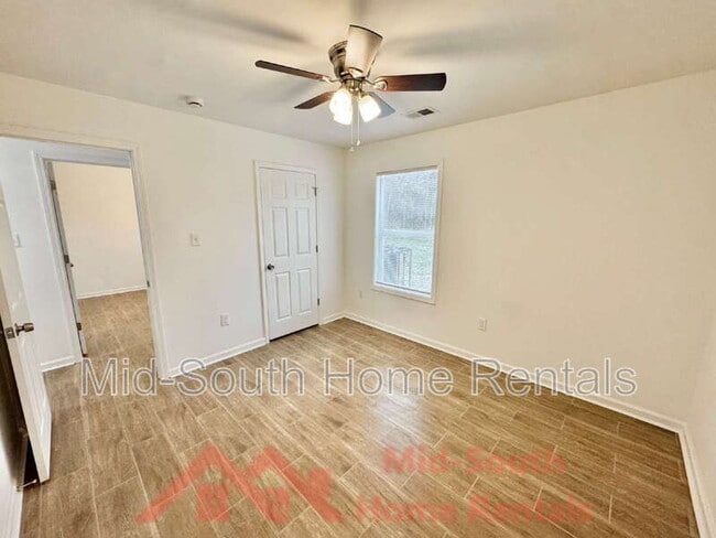 Building Photo - 581 Gilleas Rd