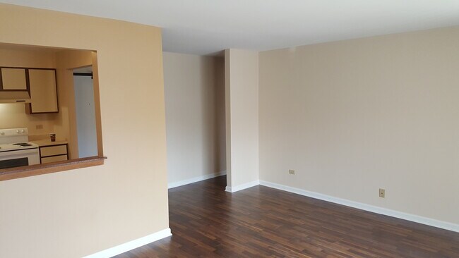 Building Photo - 33561 N Royal Oak Ln
