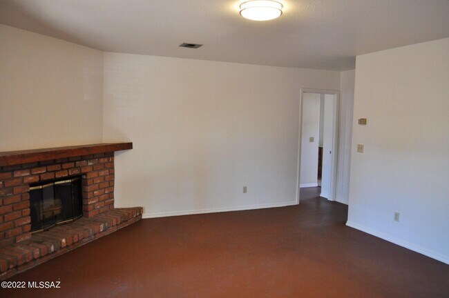 Building Photo - 2625 N Fremont Ave