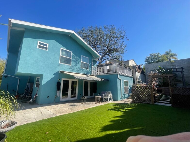 Building Photo - 321 S Thurston Ave