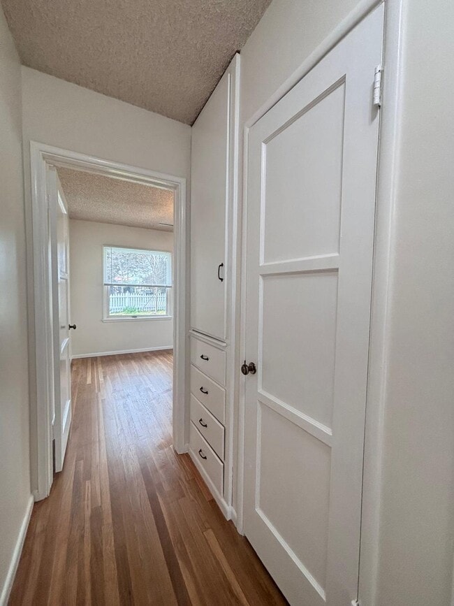 Building Photo - 12147 Hallwood Dr