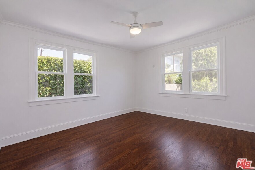 Building Photo - 2345 W 21st St