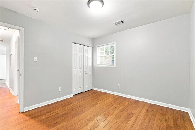 Building Photo - 6631 Baldwin Ct