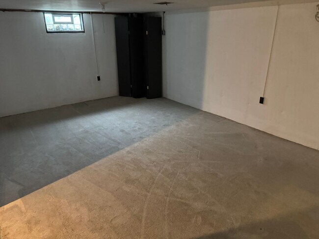 Building Photo - 4763-4765 Nugent Dr