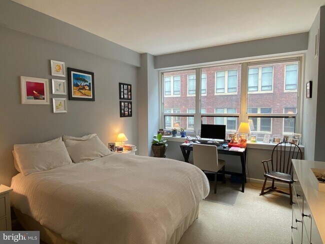 Building Photo - 1425 Locust St