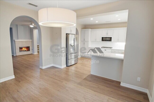 Building Photo - 26925 Carmelita Dr