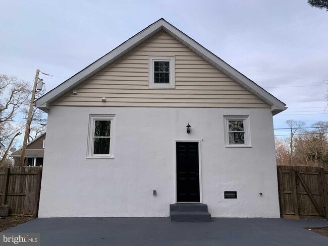 Building Photo - 12 Johnson Ave