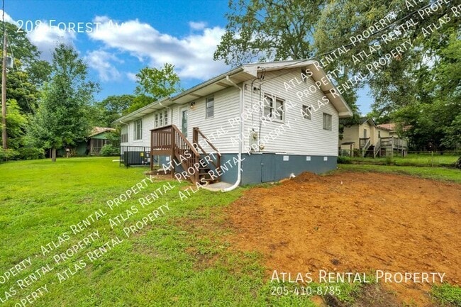 Building Photo - 208 Forest Ave