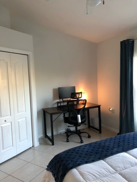 Building Photo - 12161 Summergate Cir