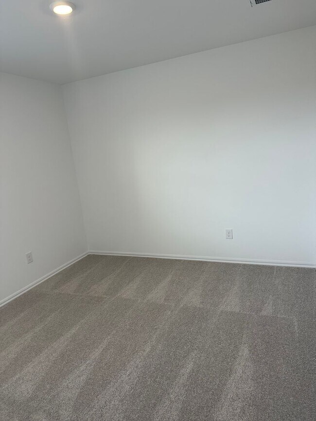 Building Photo - Brand New Two Bedroom | Two Bathroom Home in Purcell