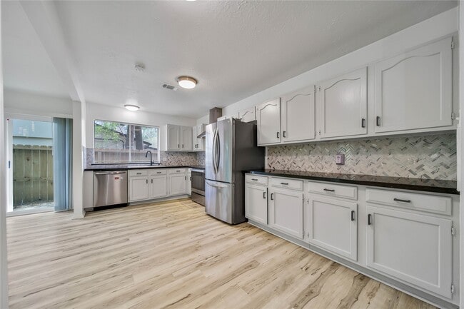 Building Photo - 26 Green Field Pl