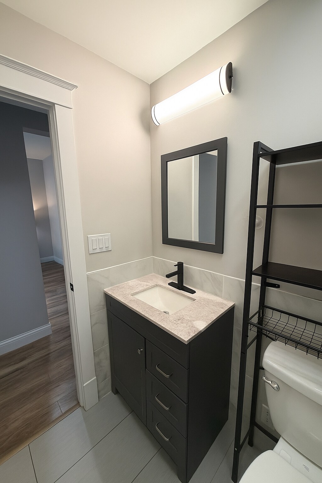 Building Photo - 5717 Lansdowne Ave