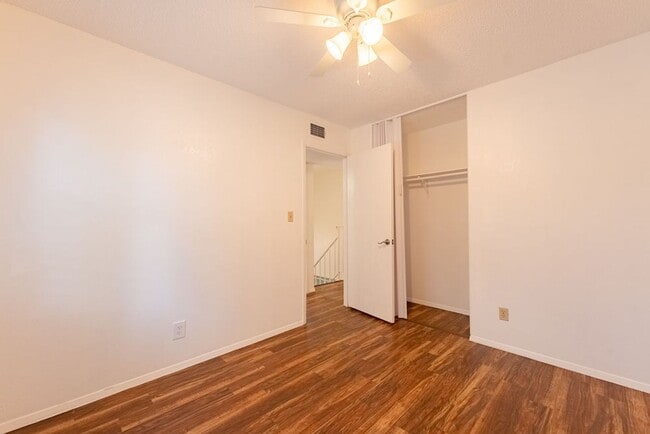 Building Photo - 9604 Blue Creek Ln