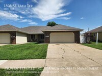 Building Photo - 1808 SE 44th Terrace
