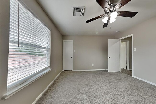Building Photo - 2506 Buckminster Dr