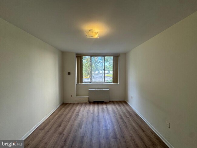 Building Photo - 6621 Wakefield Dr