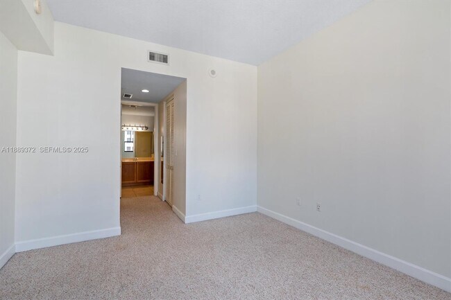 Building Photo - 55 Merrick Way