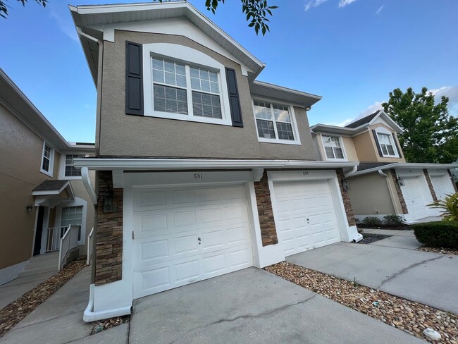 Building Photo - Beautiful 3 Bed 2 Bath with a Den Gated Co...