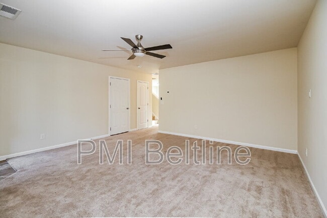 Building Photo - 5675 Laurel Ridge Cir