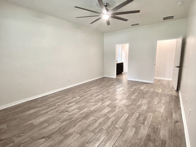 Building Photo - 15575 Hamlin Blossom Ave