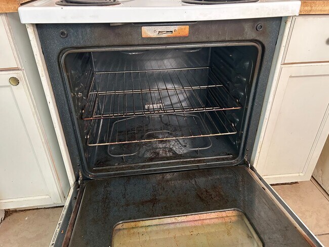 Building Photo - 1221 Kennedy Rd