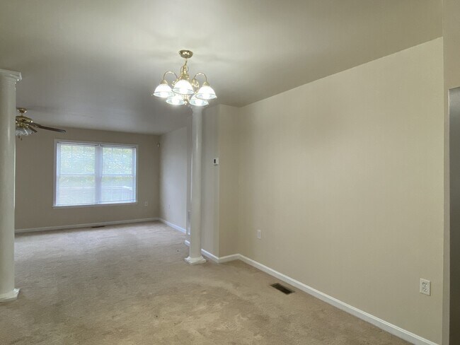 Building Photo - 86 Effie Ln