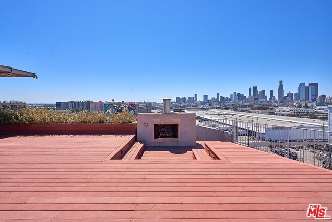 Building Photo - 1855 Industrial St
