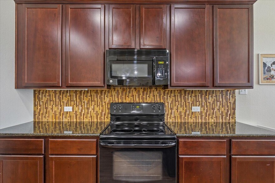 Building Photo - 10856 Burnham Dr