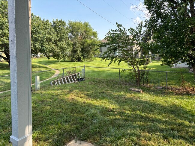 Building Photo - 1329 East 21st terrace