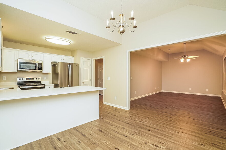 Building Photo - 152 Dreville Dr