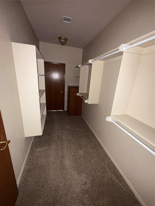 Building Photo - 9220 Roadrunner Ave