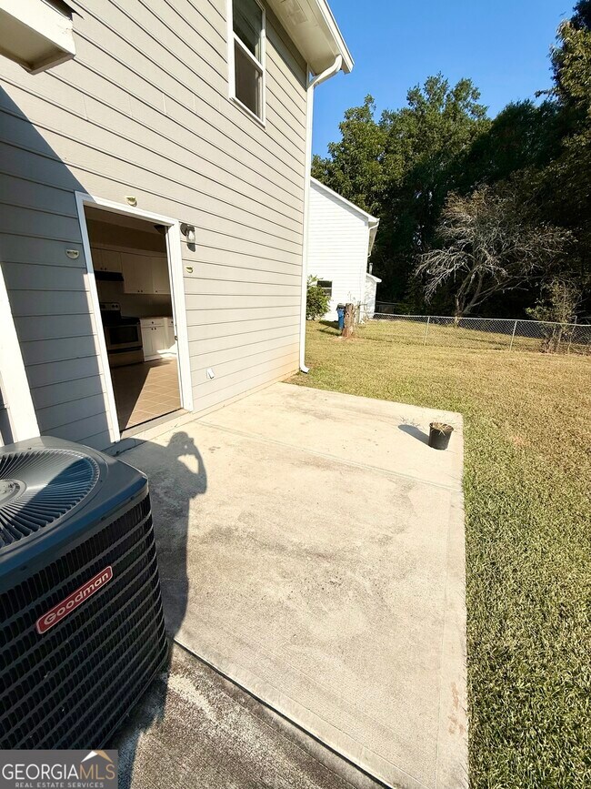 Building Photo - 240-240 Toby Springs Ln