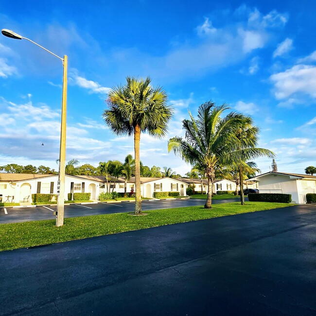 Building Photo - 2930 Crosley Dr E