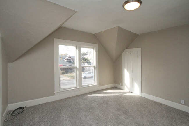 Building Photo - 1232 S 16th St