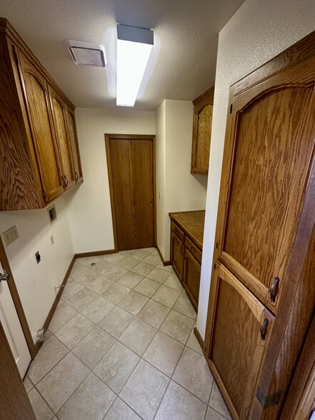 In-Home Laundry Room - 2306 W Roby Ave