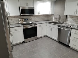 Building Photo - 6732 Worth Ave