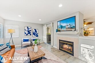 Building Photo - Beautifully Updated 2 Bed/2 Bath in Guard-Gated Ritz Pointe Community!