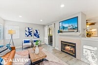 Building Photo - Beautifully Updated 2 Bed/2 Bath in Guard-...