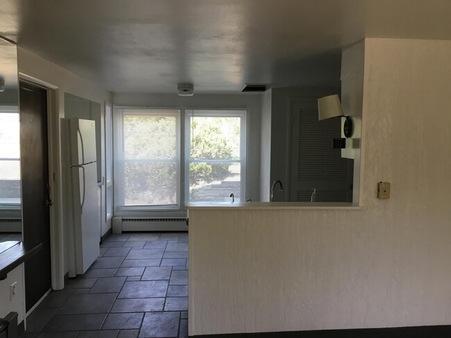 Building Photo - 1221 La Veta Way