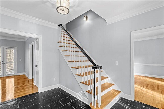 Building Photo - 3460 Goldenrod Dr