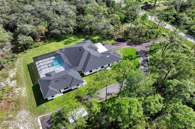 Building Photo - 219 33rd Ave NW