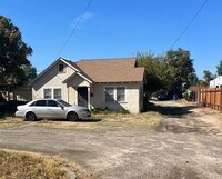 Building Photo - 1017 Pioneer Ave