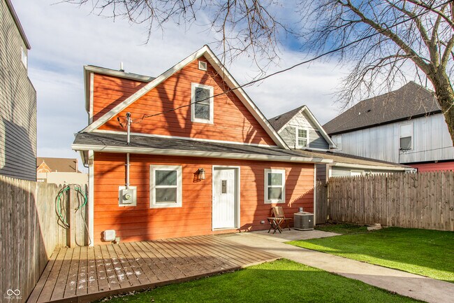 Building Photo - 421 E Morris St