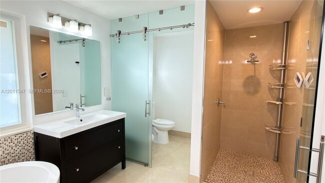 Building Photo - 3767 Oak Ridge Cir