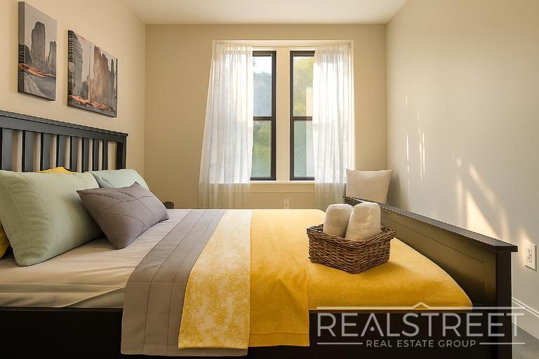 Building Photo - Stunning 1 Bed Near Prospect Park