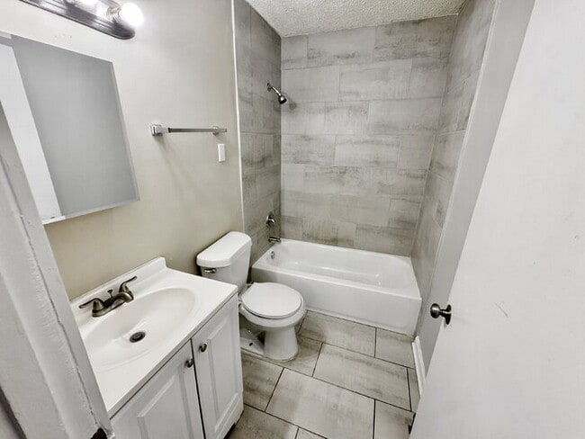 Building Photo - 1761 Winston Dr